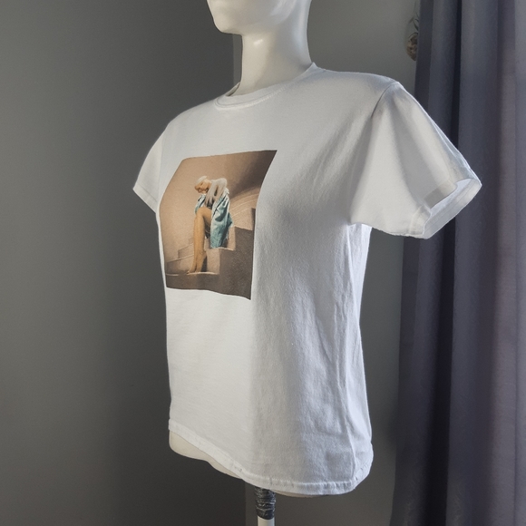 Ariana Grande official merchandise rare pose size medium logo - Picture 6 of 10